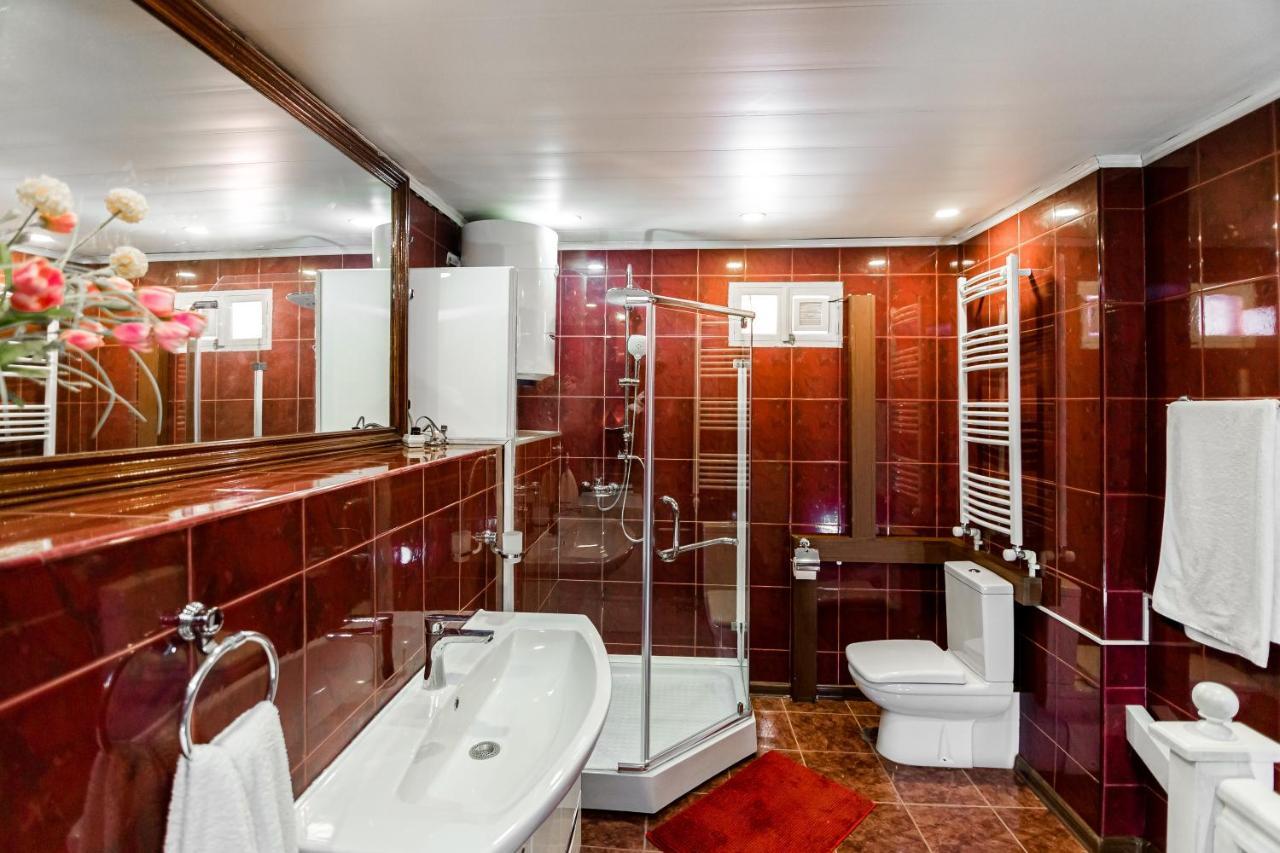 Rustaveli Central Aparthotel Tbilisi Buitenkant foto